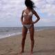 Al mare...che costumino, forse copre poco... Al mare...che costumino, forse copre poco...